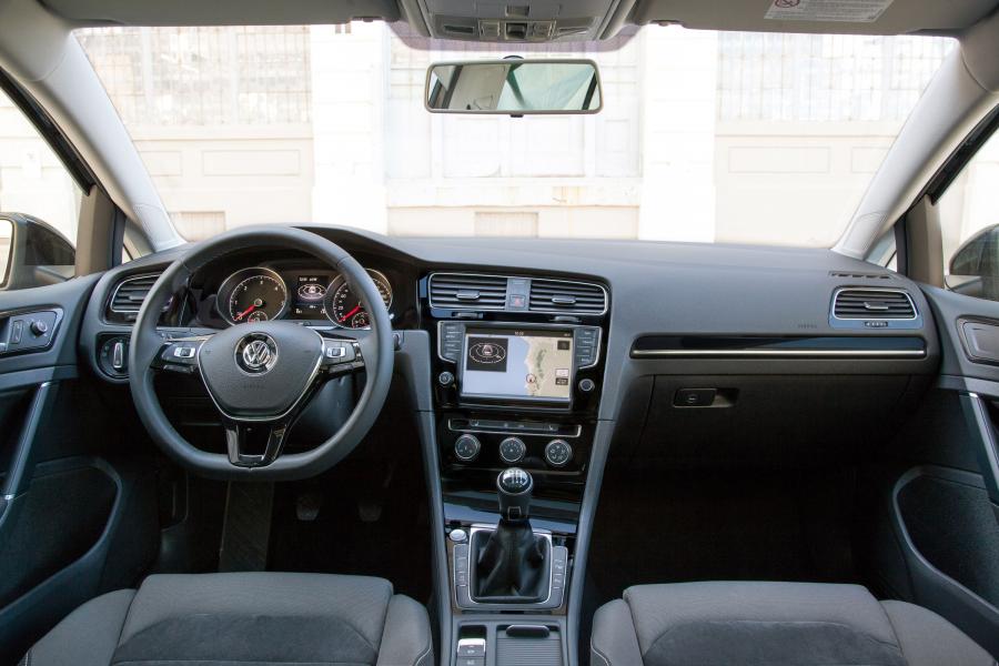  Volkswagen Golf Sportwagen 2015 года  (фото 5 из 12)